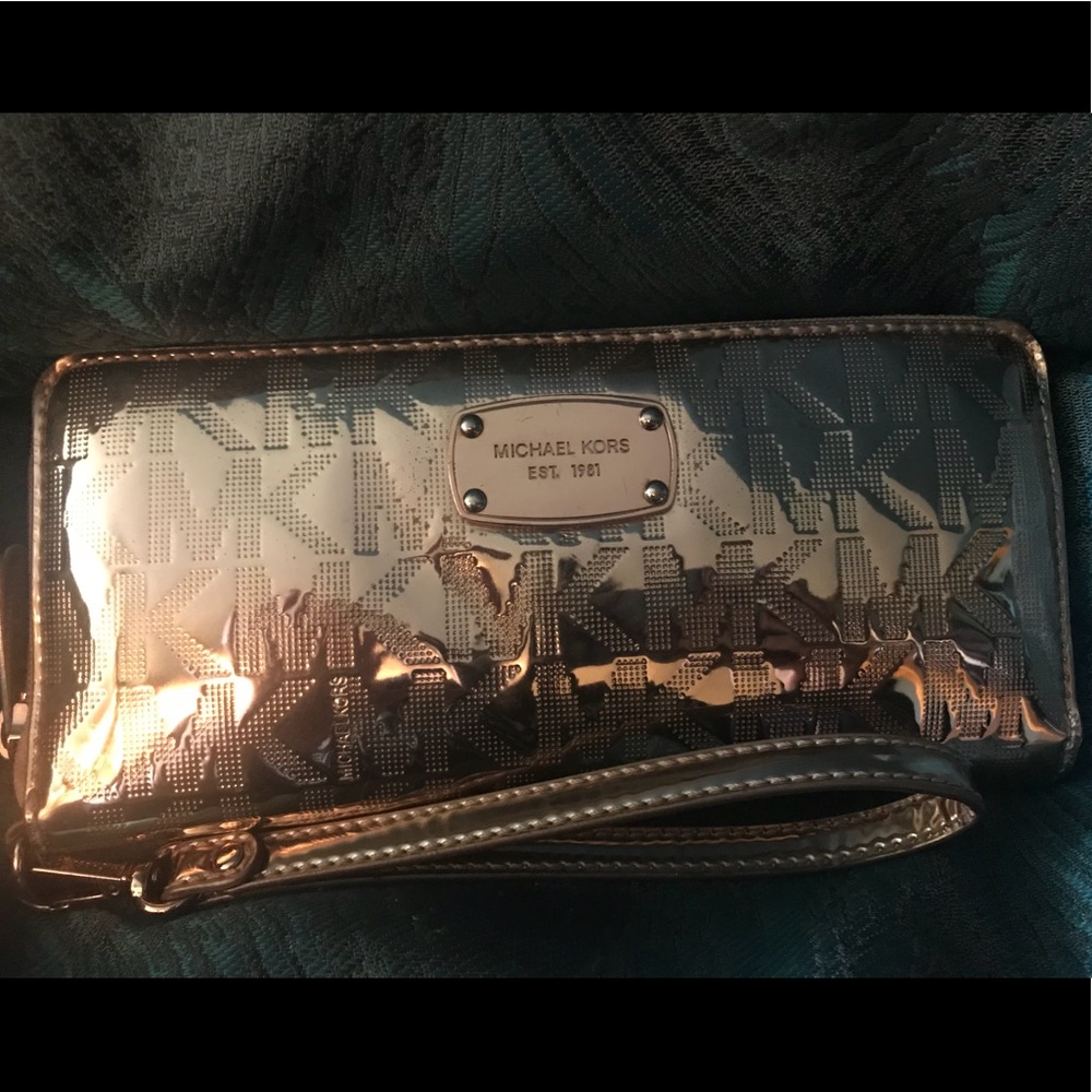 Rose Gold Michael Kors Wristlet/Wallet